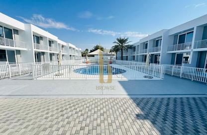 Villa - 3 - 3 for rent in Jumeirah 3 Villas - Jumeirah 3 - Jumeirah - Dubai