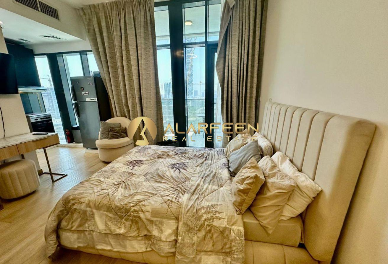 Furnished Studio | Huge Balcony with Skyline View photo 5