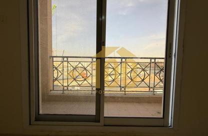 شقة - غرفة نوم - 2 حمامات للبيع في جلوبال جرين فيو - منطقة مركز الأعمال - المدينة العالمية - دبي