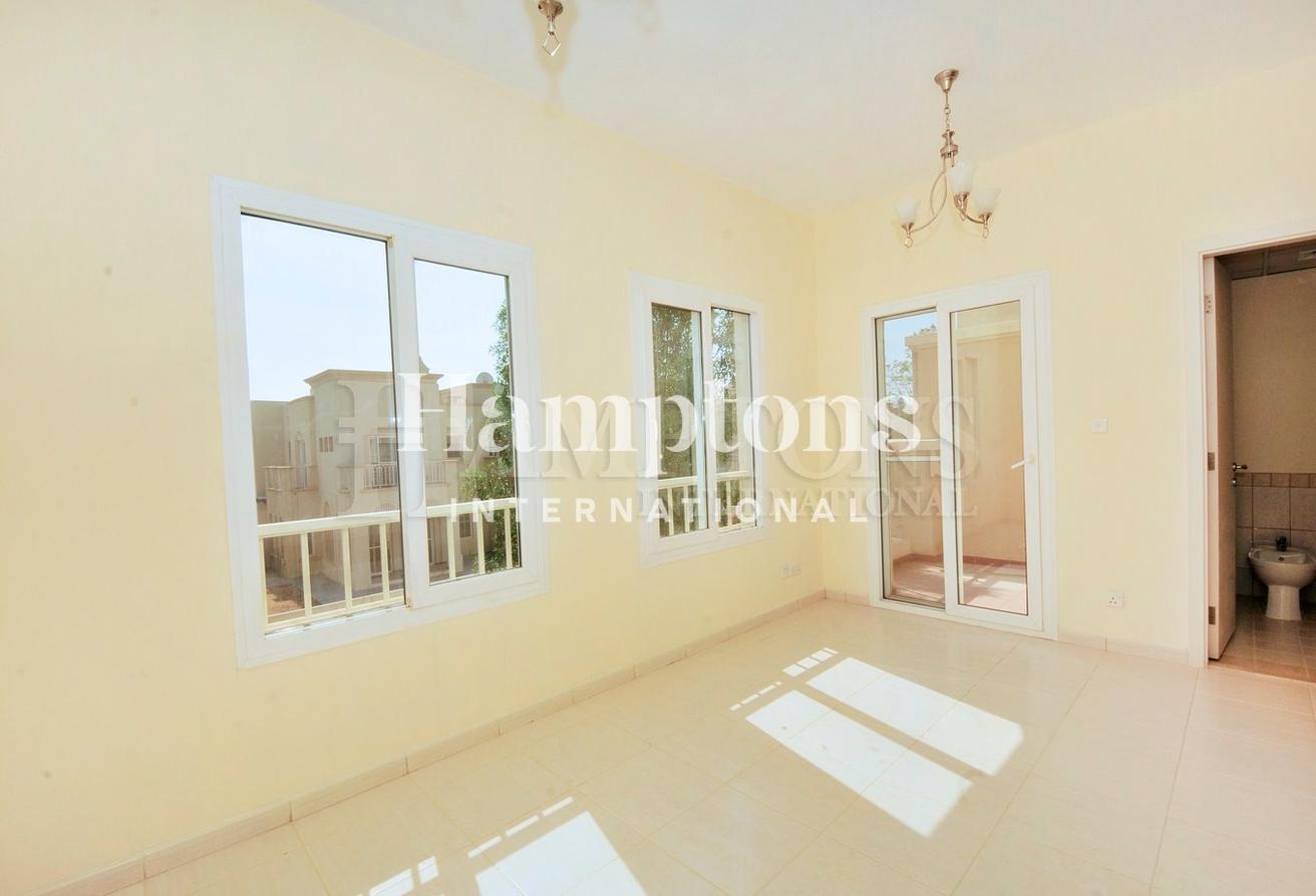 2 Bed Plus Study I Managed By Hamptons photo 8