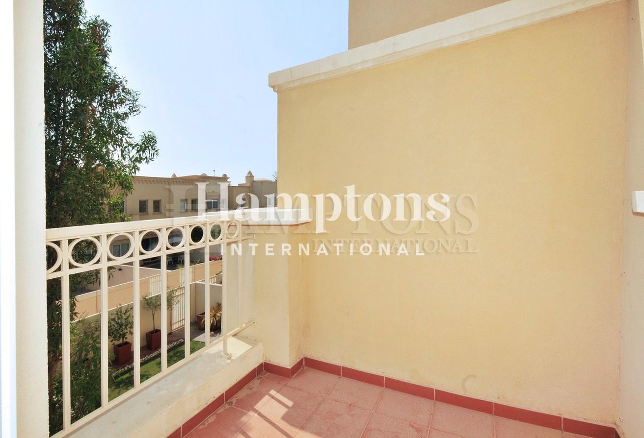 2 Bed Plus Study I Managed By Hamptons photo 9