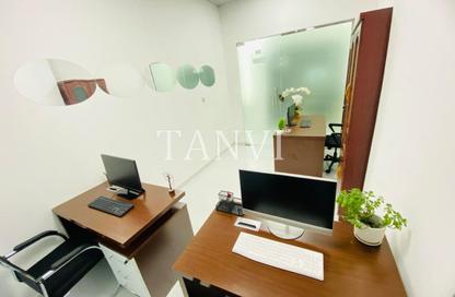 Office Space - Studio - 1 Bathroom for rent in Red Avenue - Al Garhoud - Dubai