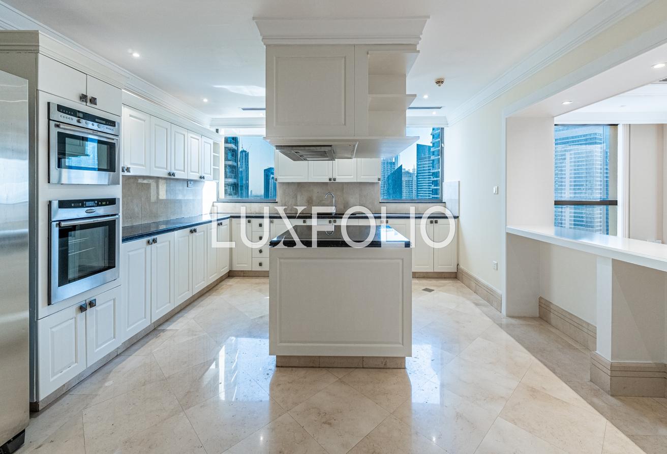 Private Pool | Bills Included | Vacant Soon photo 2