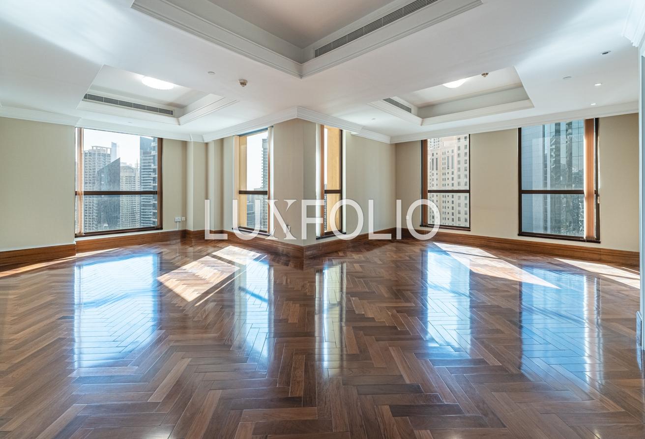 Private Pool | Bills Included | Vacant Soon photo 3
