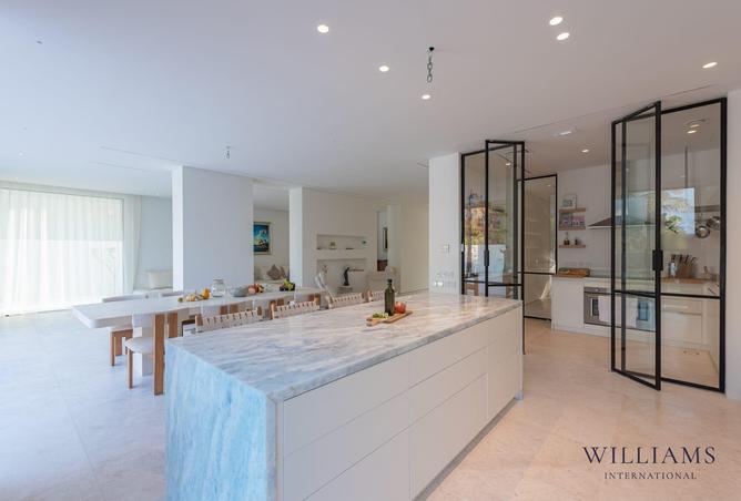 72304528 - Property Image 3