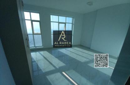 Apartment - 3 Bedrooms - 3 Bathrooms for rent in Corniche Tower - Ajman Corniche Road - Ajman