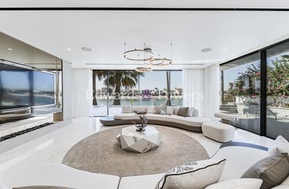 Villa - 5 - 6 for sale in Garden Homes Frond A - Garden Homes - Palm Jumeirah - Dubai