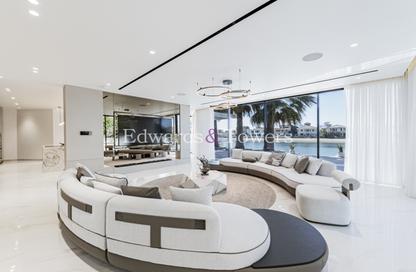 Villa - 5 - 6 for sale in Garden Homes Frond A - Garden Homes - Palm Jumeirah - Dubai