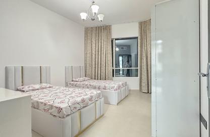 Apartment - 2 - 2 for rent in Beach Tower 1 - Al Khan Lagoon - Al Khan - Sharjah
