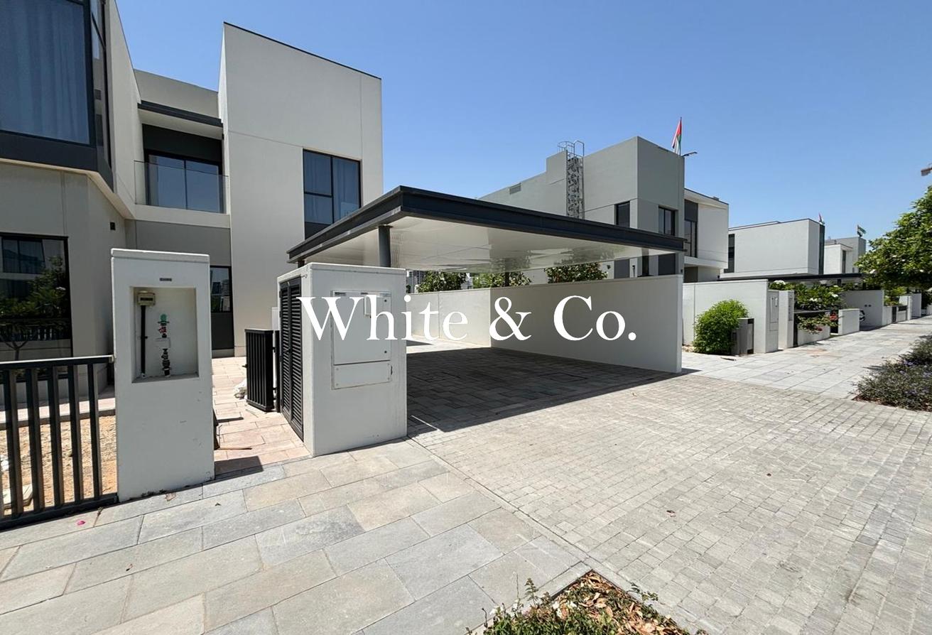 Single Row | Unfurnished | Private Pool photo 11