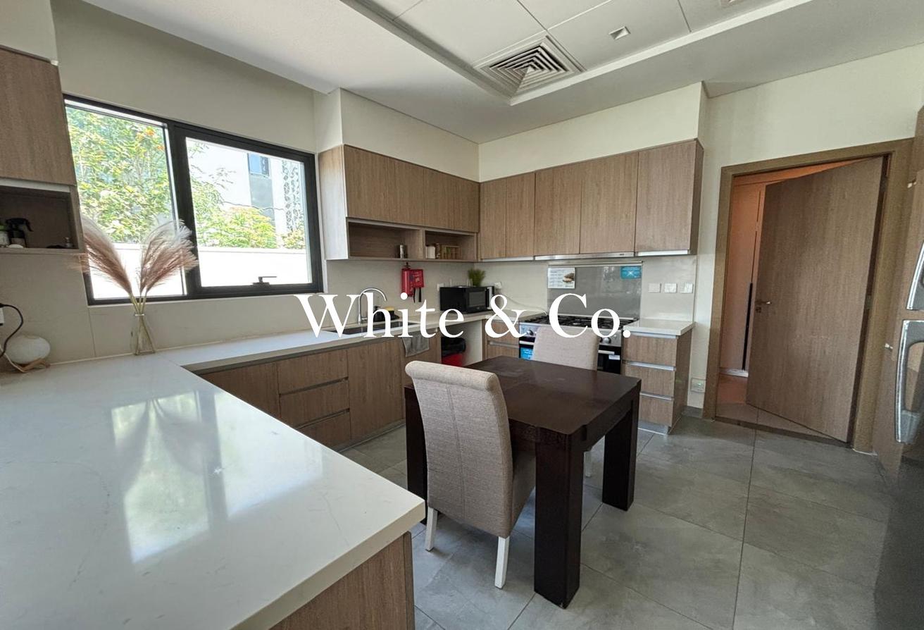 Single Row | Unfurnished | Private Pool photo 7
