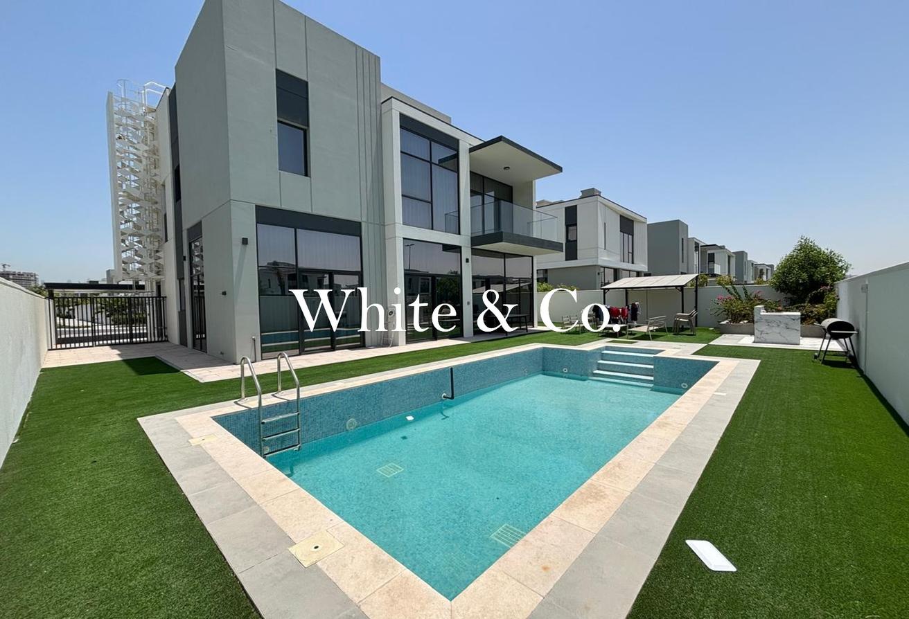 Single Row | Unfurnished | Private Pool photo 9