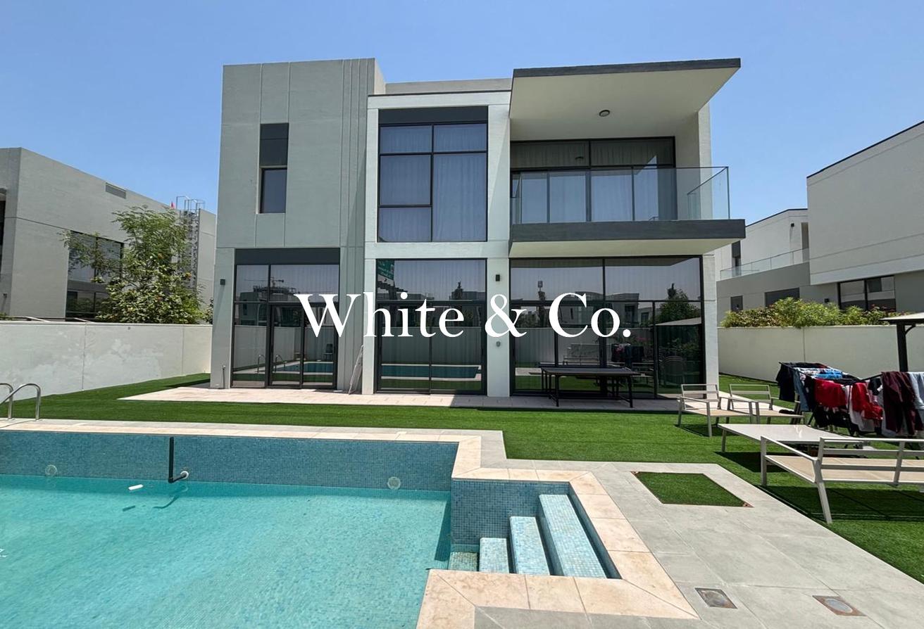Single Row | Unfurnished | Private Pool photo 2