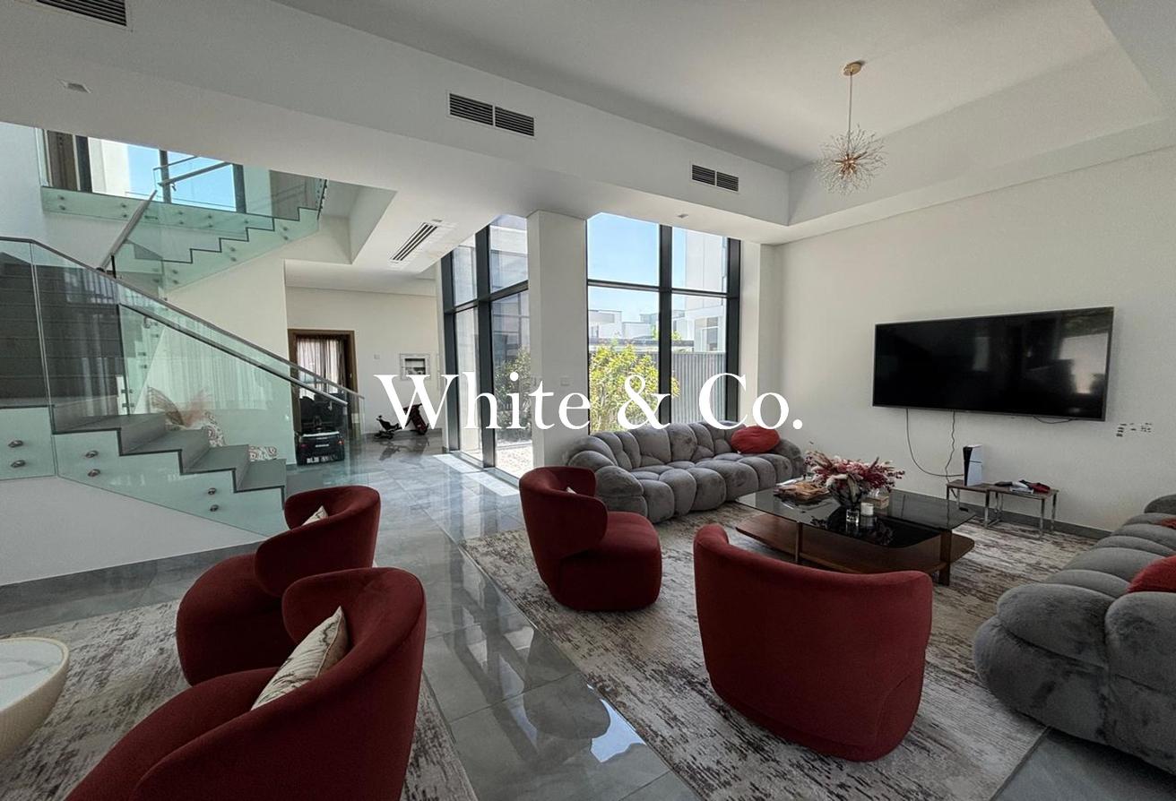 Single Row | Unfurnished | Private Pool photo 5