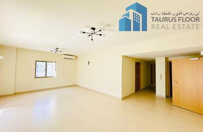 Apartment - 3 Bedrooms - 3 Bathrooms for rent in Dar Al Buteen 1 - Al Muraqqabat - Deira - Dubai