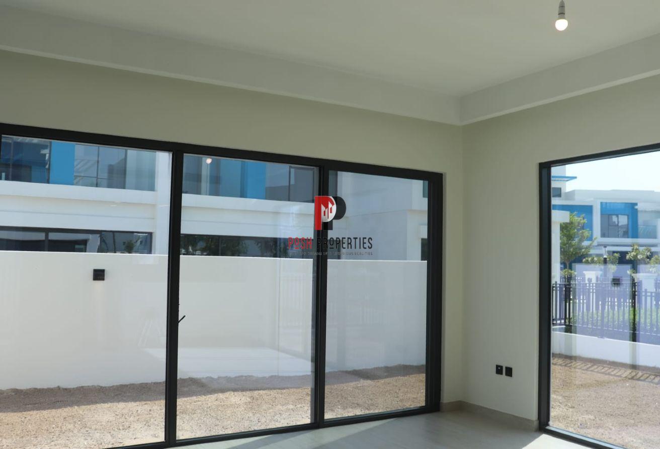 Park Front | Single Row | Ready to move photo 5