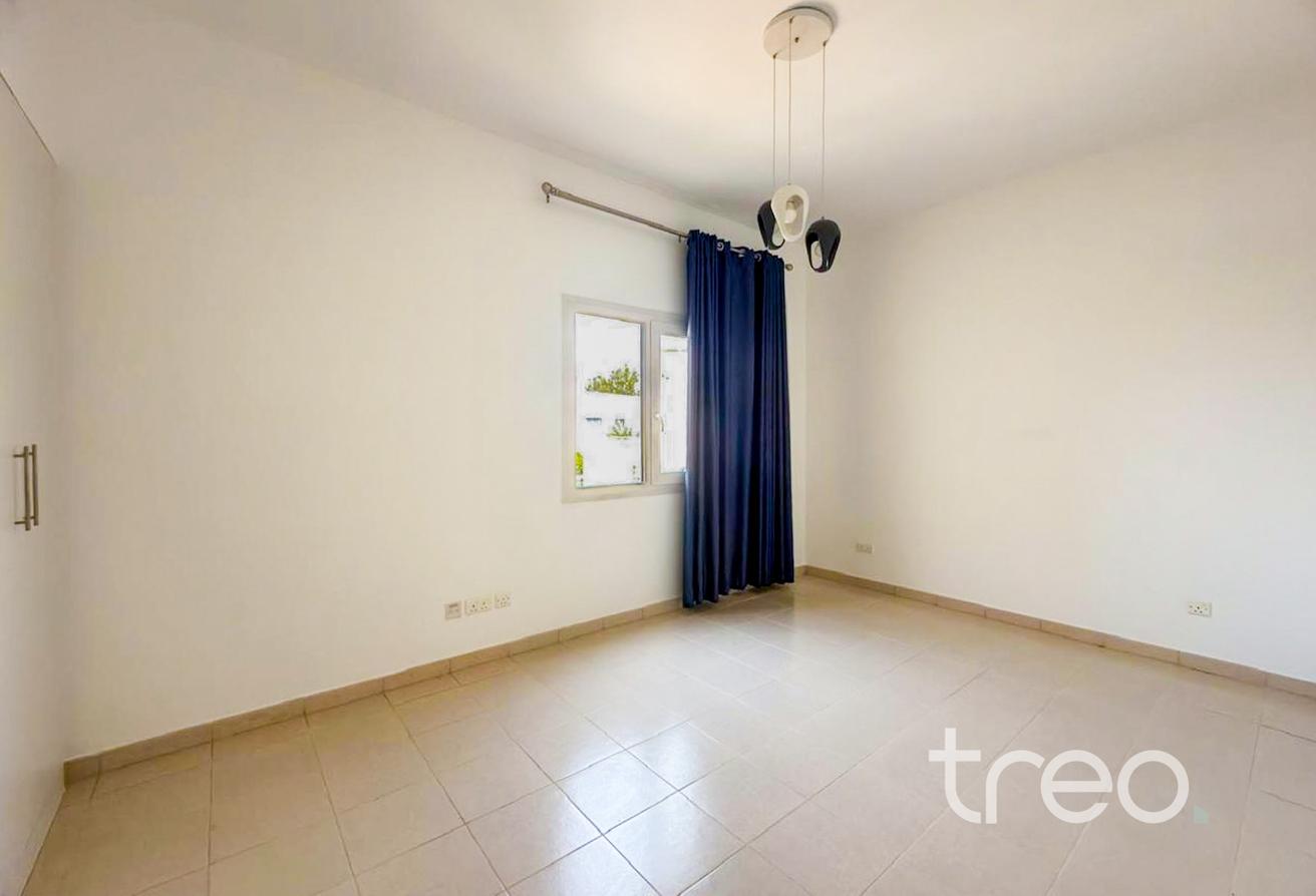 Massive plot | Desirable location | Vacant photo 14