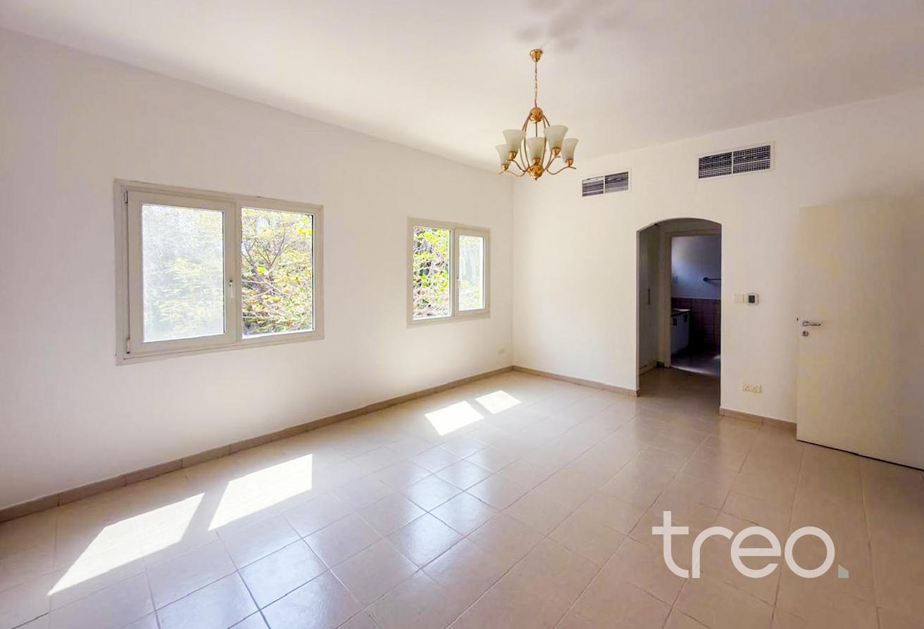 Massive plot | Desirable location | Vacant photo 10