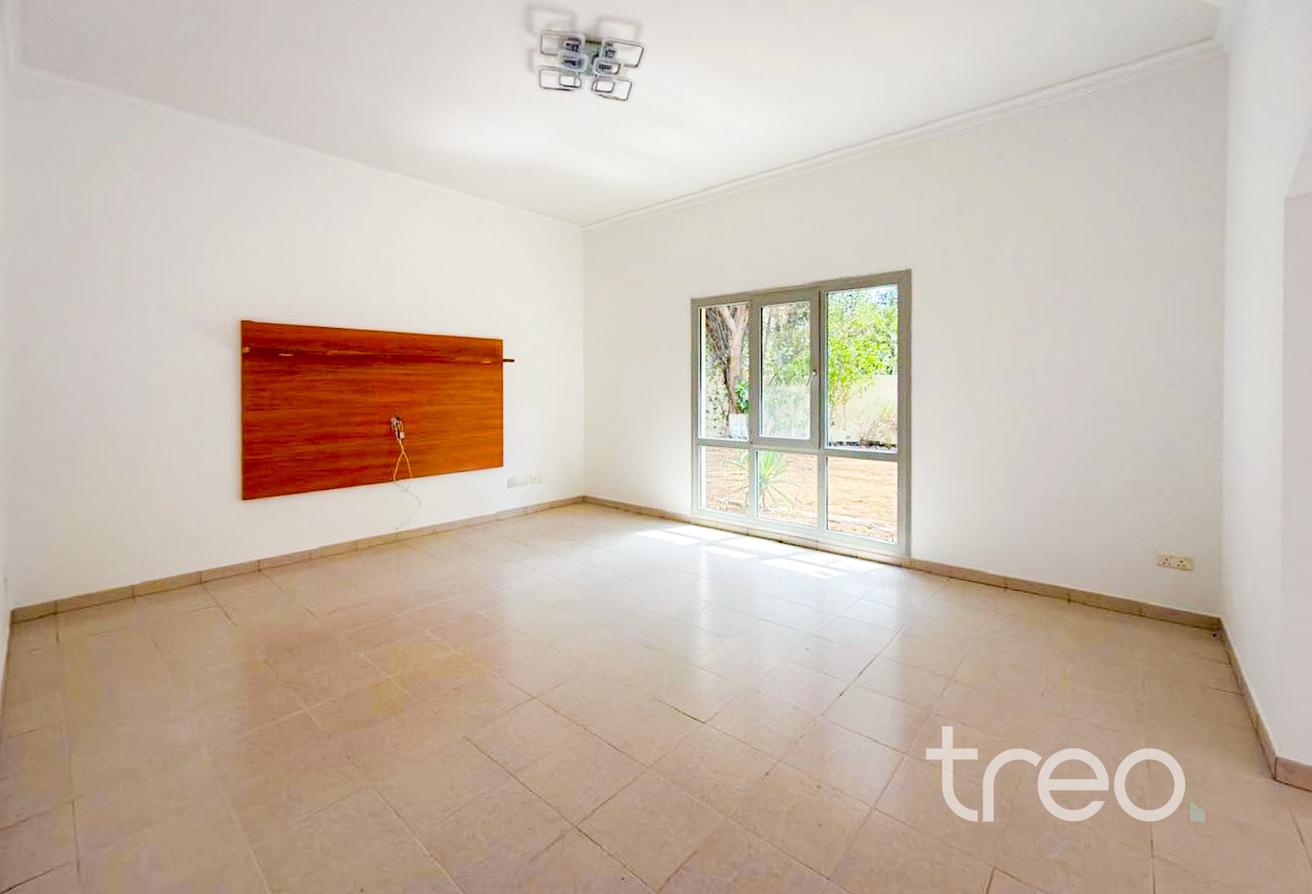 Massive plot | Desirable location | Vacant photo 8