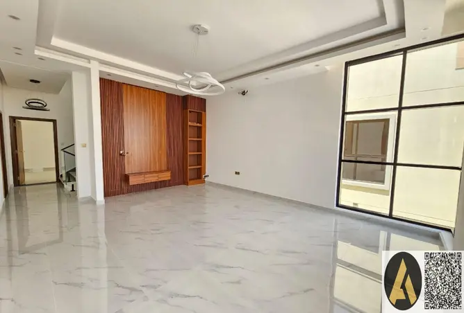 157808603 - Property Image 2