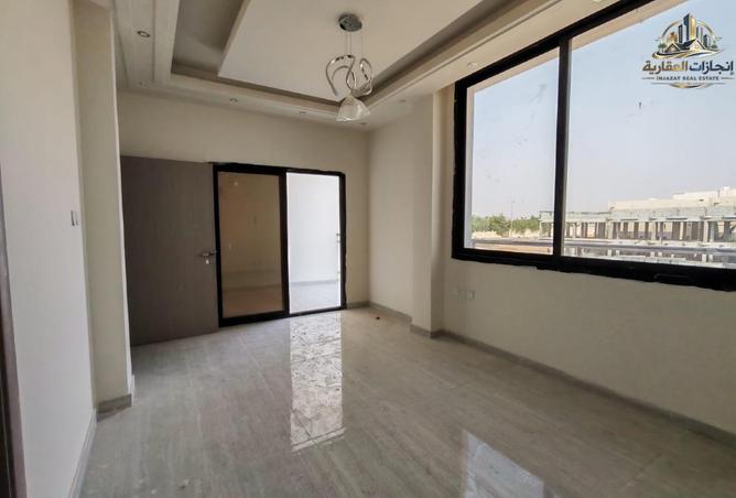 100393853 - Property Image 2
