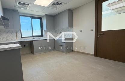 Villa - 3 - 5 for sale in Bloom Living - Zayed City (Khalifa City C) - Khalifa City - Abu Dhabi