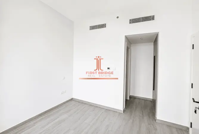 155519413 - Property Image 2