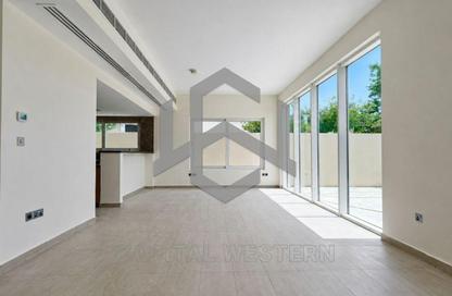 Villa - 4 - 5 for rent in Jumeirah Park - Dubai