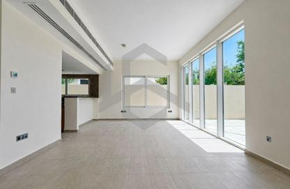 Villa - 4 Bedrooms - 5 Bathrooms for rent in Jumeirah Park - Dubai