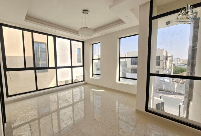 85303600 - Property Image 2