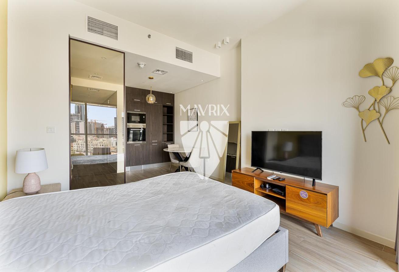 Spacious Layout | Available Now | Multiple Cheques photo 5