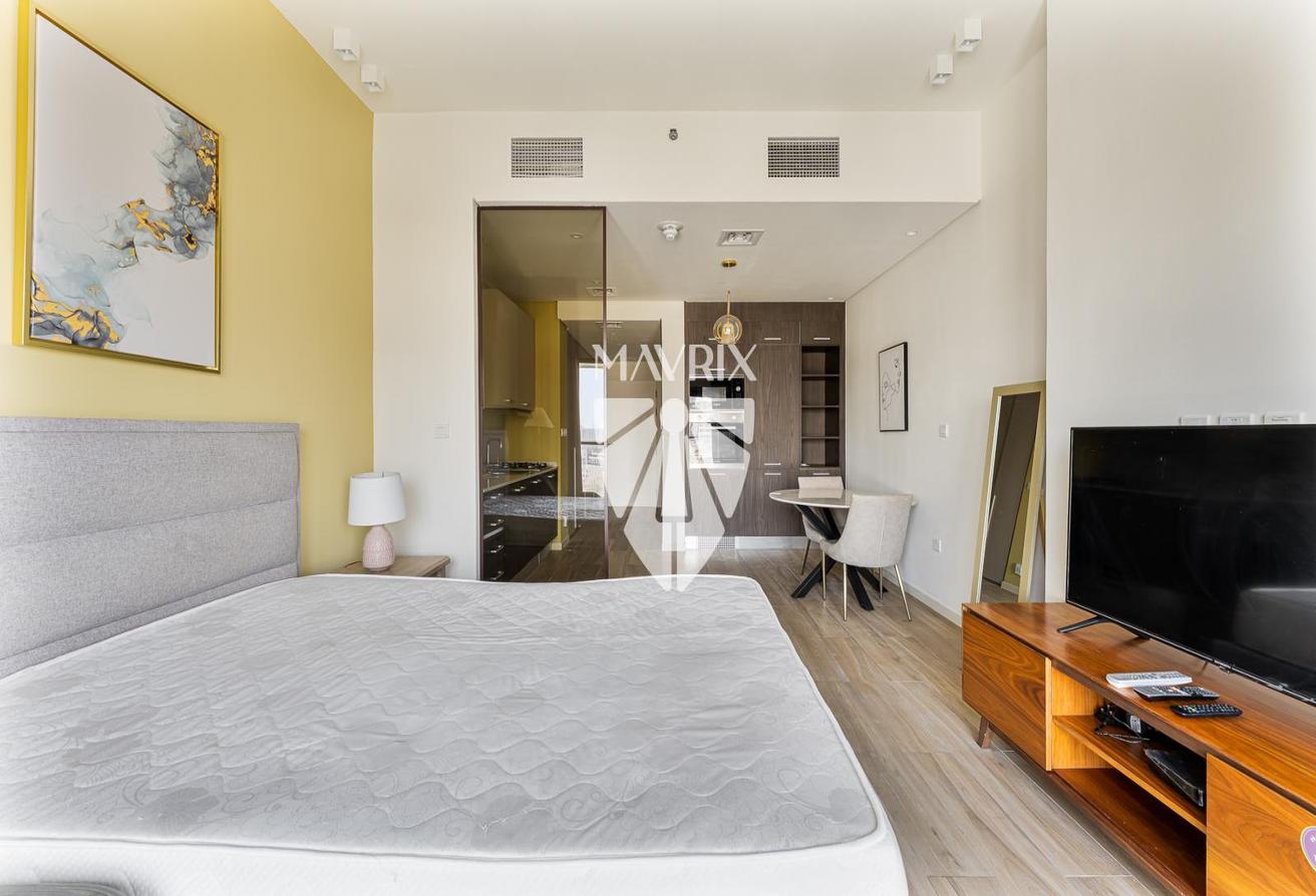 Spacious Layout | Available Now | Multiple Cheques photo 2