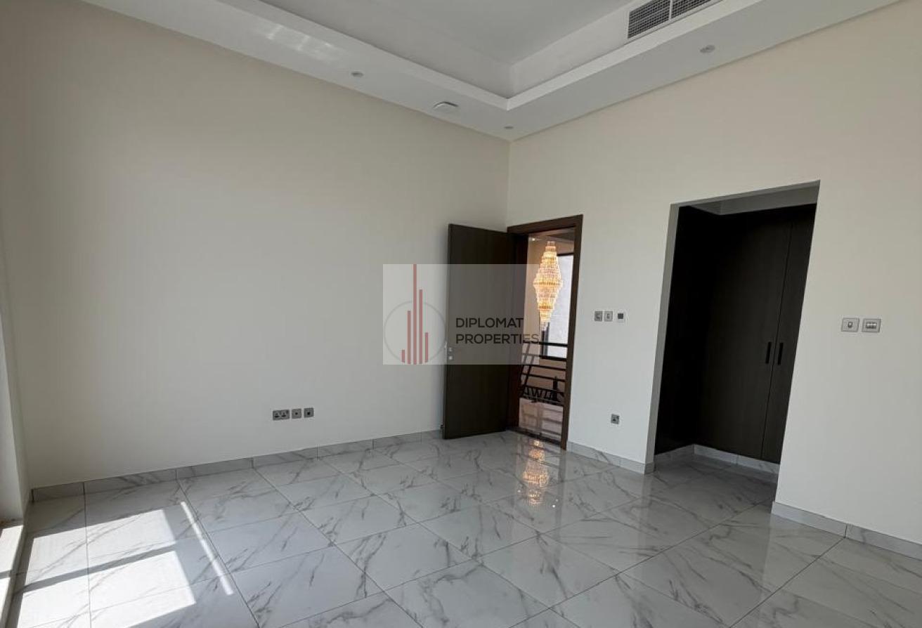 UPGRADED ONE |7 BEDROOM +MAID|PRIVATE POOL|MAJLIS photo 10