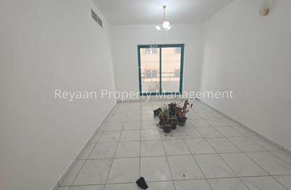 شقة - 1 - 2 للايجار في مبنى وايت سوان - شارع الشيخ زايد - دبي