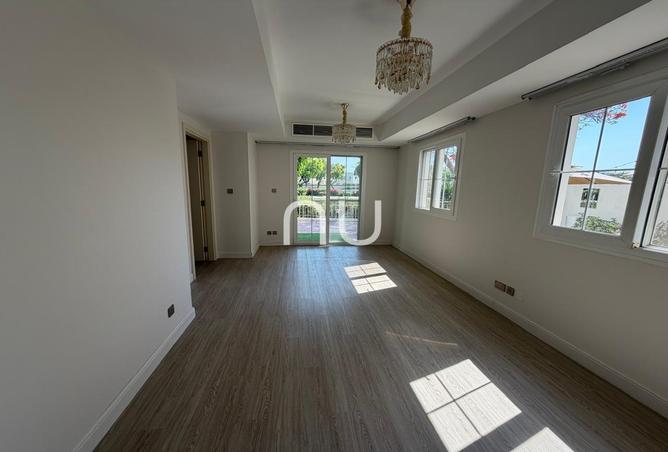 98245786 - Property Image 3