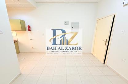 Apartment - Studio - 1 for rent in Fire Station Road - Muwaileh - Sharjah