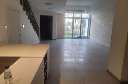 Villa - 4 - 5 for rent in Somerset Mews - District 10 - Jumeirah Village Circle - Dubai