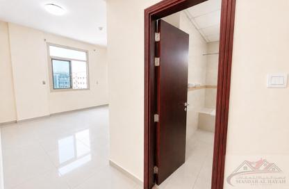 Apartment - 1 Bedroom - 2 Bathrooms for rent in Muwaileh 29 Building - Muwaileh - Sharjah