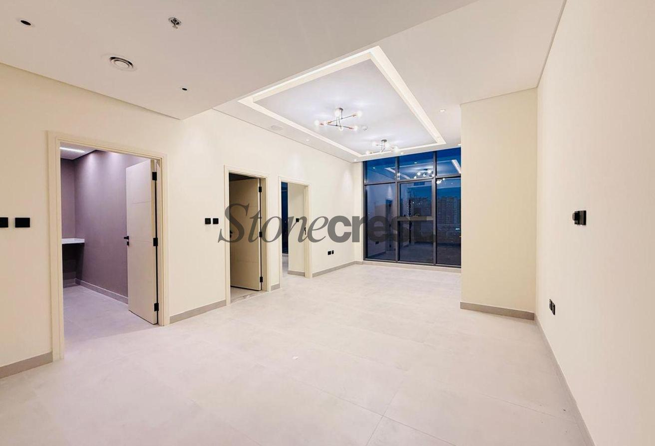 Vacant | Furnished | Smart Home | Close to Metro photo 8