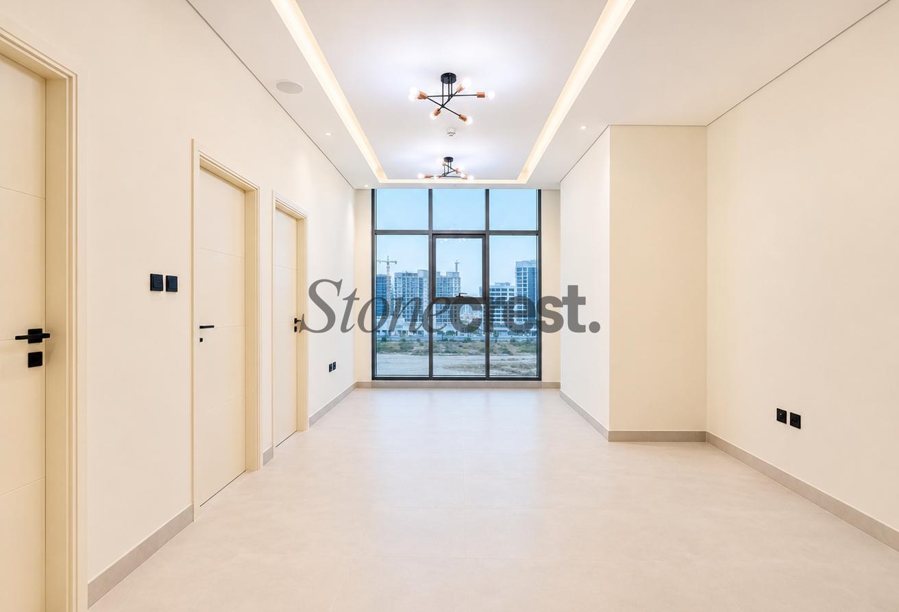 Vacant | Furnished | Smart Home | Close to Metro photo 2