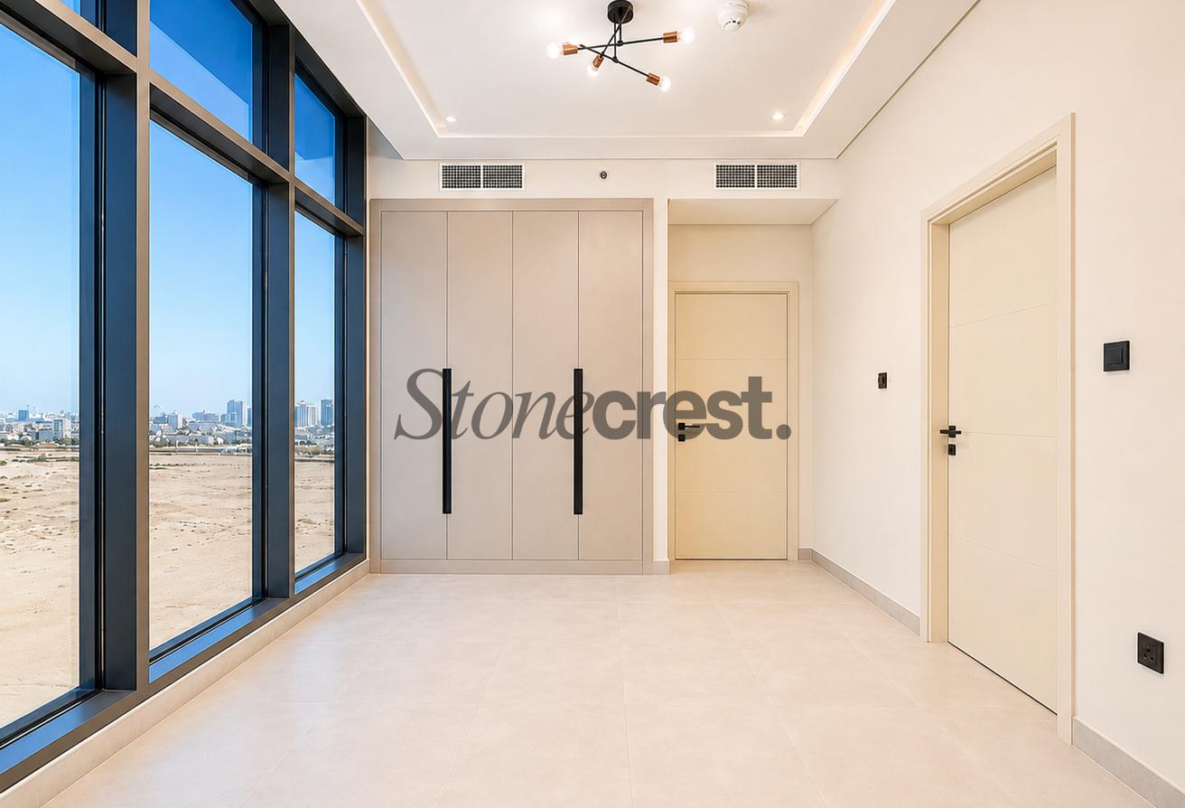 Vacant | Furnished | Smart Home | Close to Metro photo 9