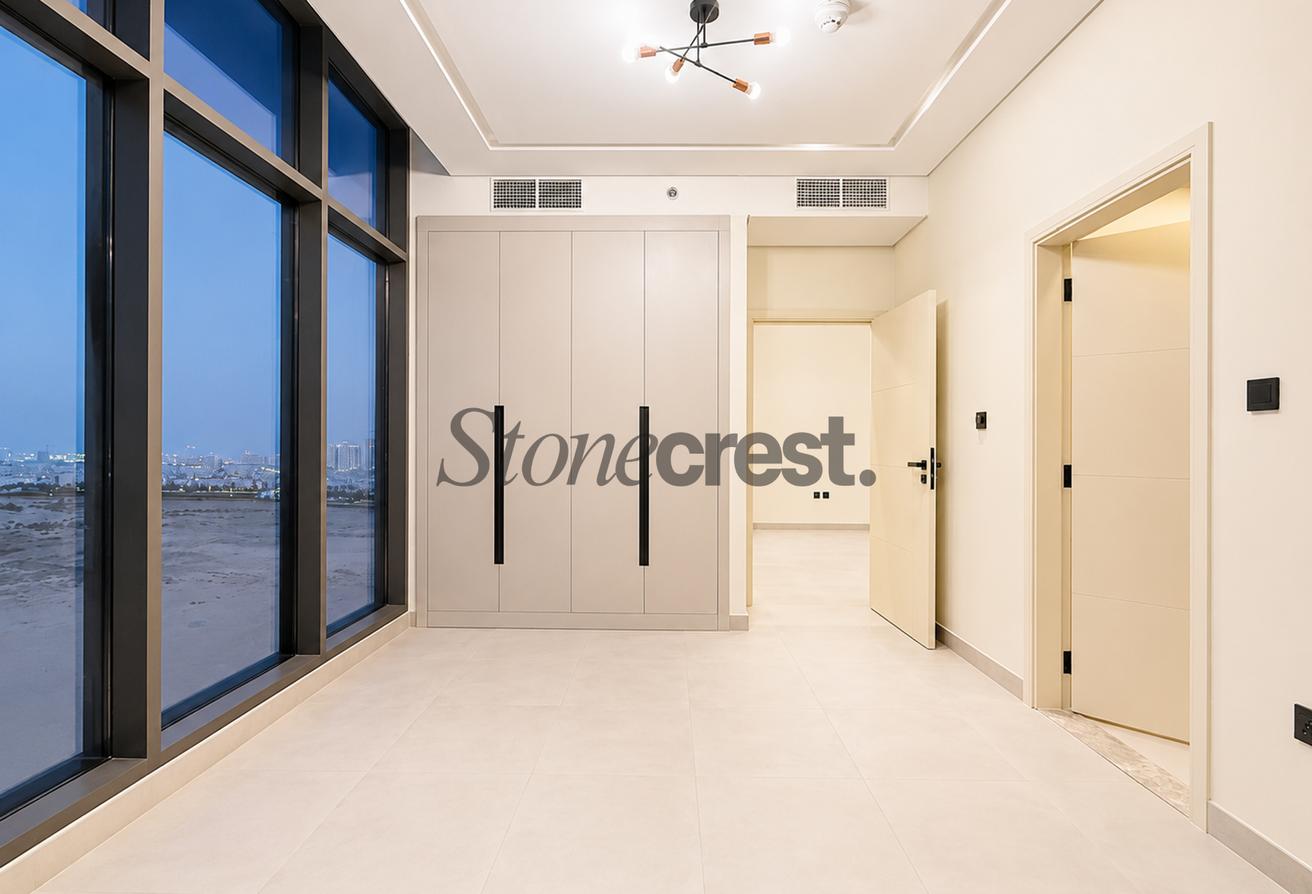 Vacant | Furnished | Smart Home | Close to Metro photo 10