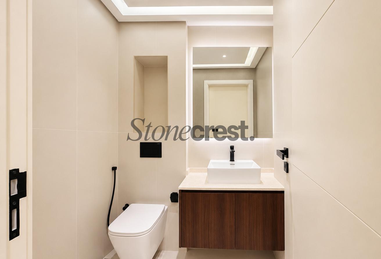 Vacant | Furnished | Smart Home | Close to Metro photo 15
