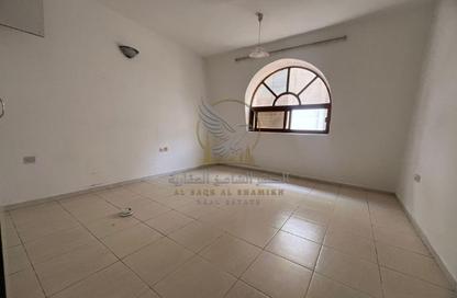 Apartment - 4 - 5 for rent in Al Qulaya'ah - Al Sharq - Sharjah Apartment - 4 - 5 for rent in Al Qulaya'ah - Al Sharq - Sharjah