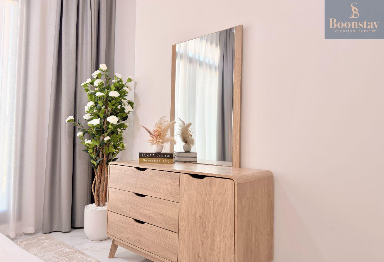 Spacious/ Fully Furnished/Bills Included photo 7