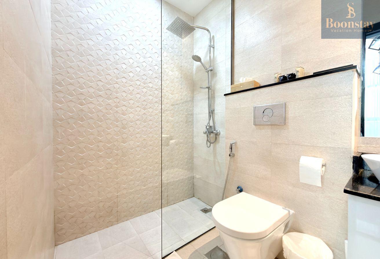 Spacious/ Fully Furnished/Bills Included photo 19