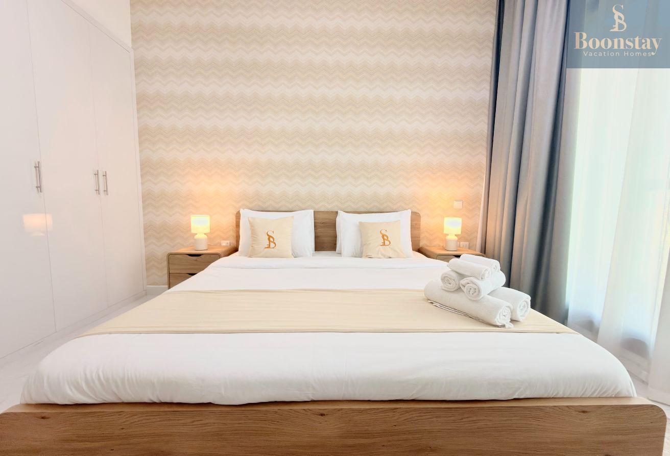 Spacious/ Fully Furnished/Bills Included photo 8