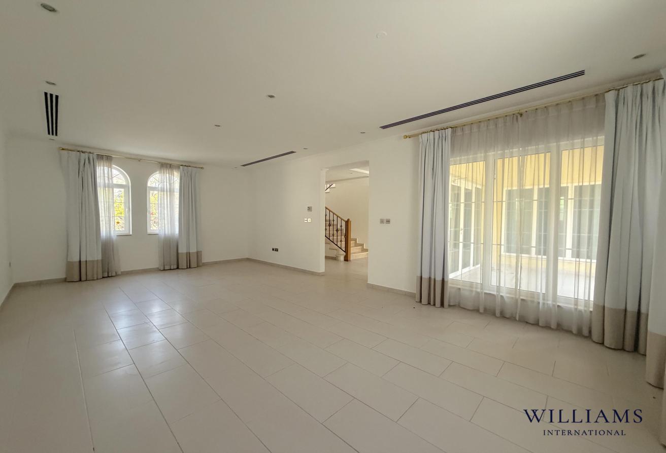INTERNAL VILLA | THREE BED | VACANT | GREAT DEAL photo 5