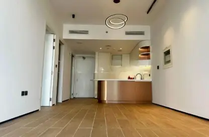 شقة - غرفة نوم - 2 حمامات للايجار في مساكن الارتفاع - منطقة 16 - قرية جميرا الدائرية - دبي