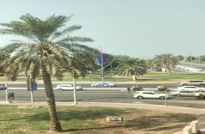 Apartment - 2 - 3 for rent in Hamdan Street - Abu Dhabi Apartment - 2 - 3 for rent in Hamdan Street - Abu Dhabi